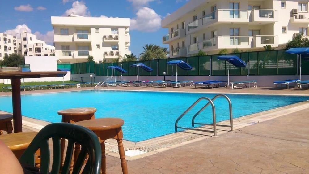 Pernera Livas Hotel Apartments מראה חיצוני תמונה