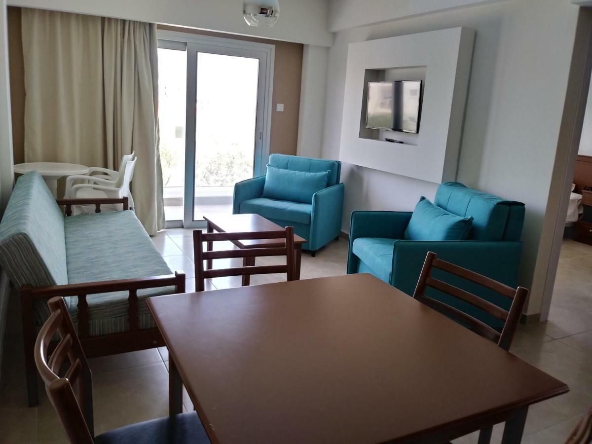 Pernera Livas Hotel Apartments מראה חיצוני תמונה
